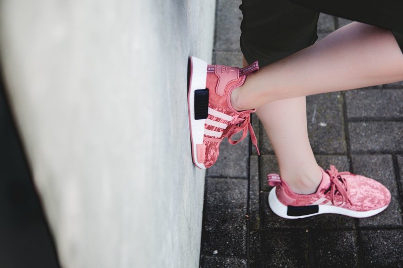 Adidas nmd pink glitch hotsell